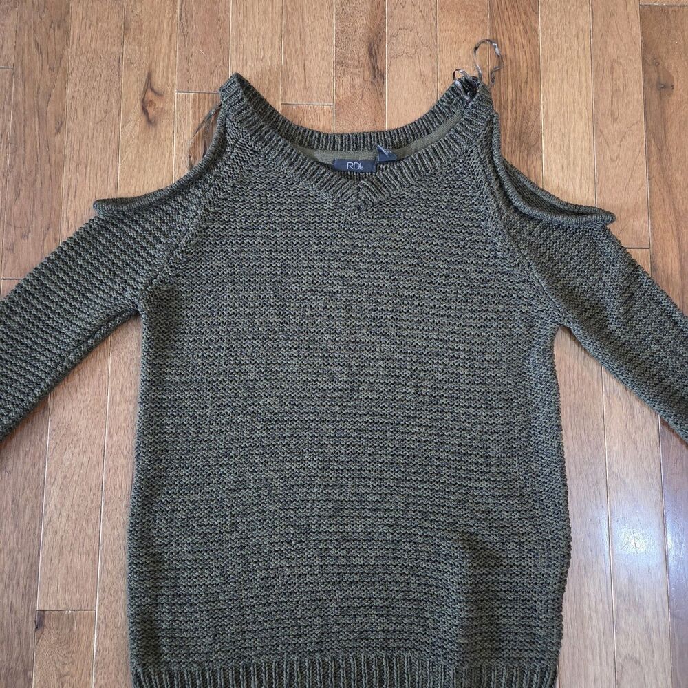 Size Medium RDI Cold Shoulder Womens Sweater Dark Green